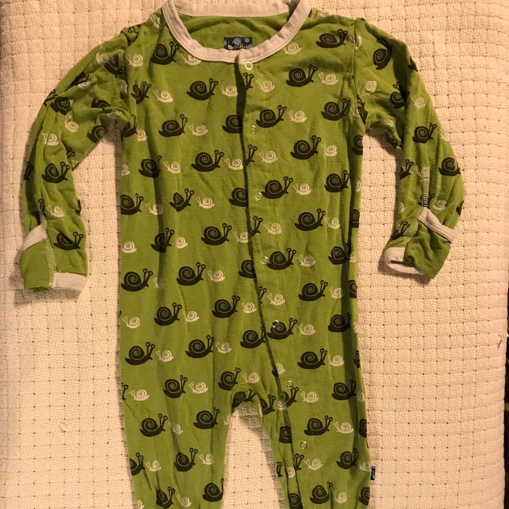 Kickee pants 12-18 month footed onzie